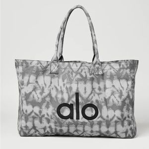 New Alo Yoga Gray Tie-Dye Shopper Tote